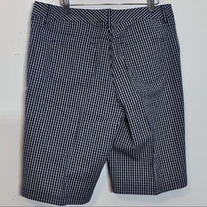 Like New Liz & Co black/white plaid Bermuda shorts